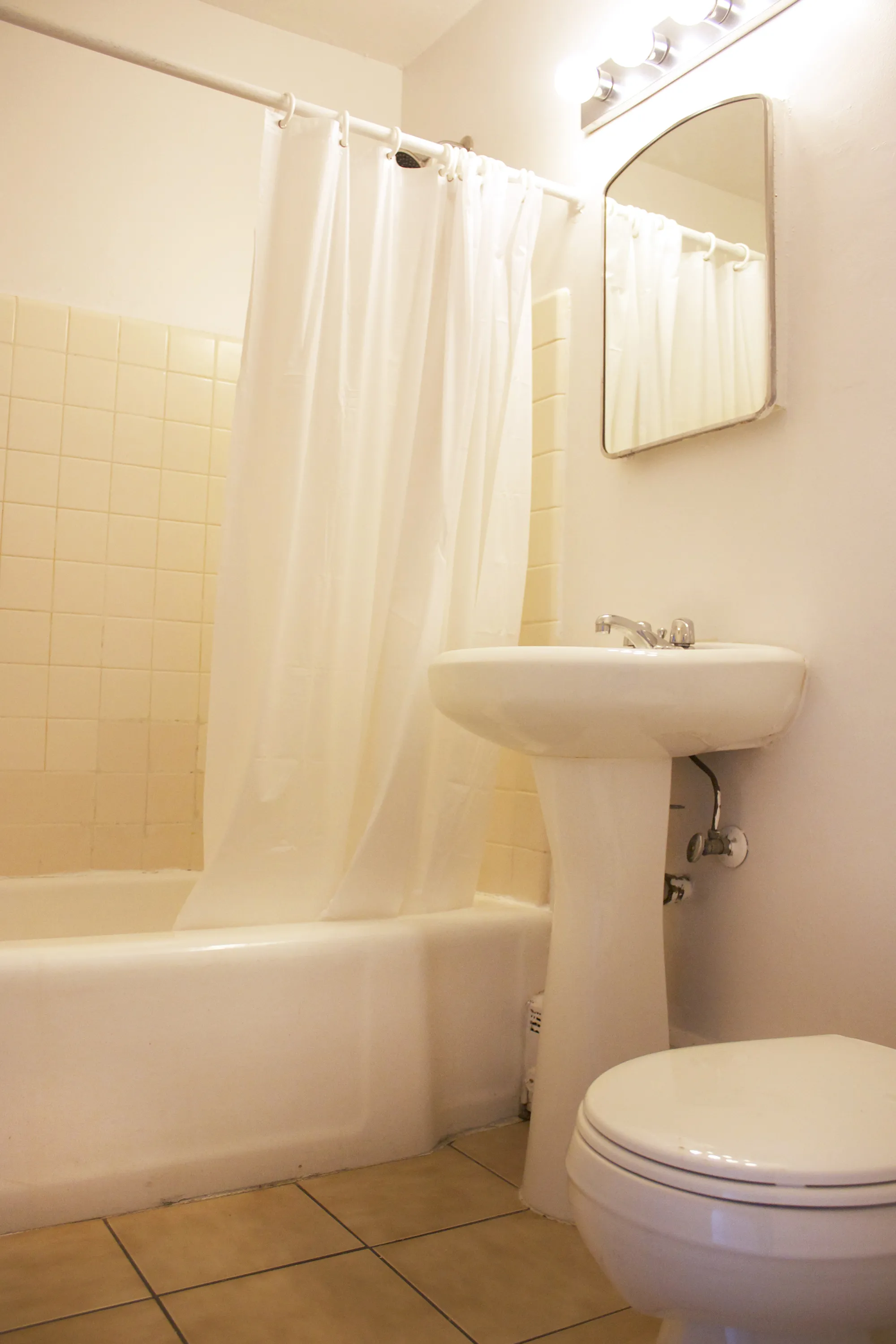 7333 Ridge Apartments