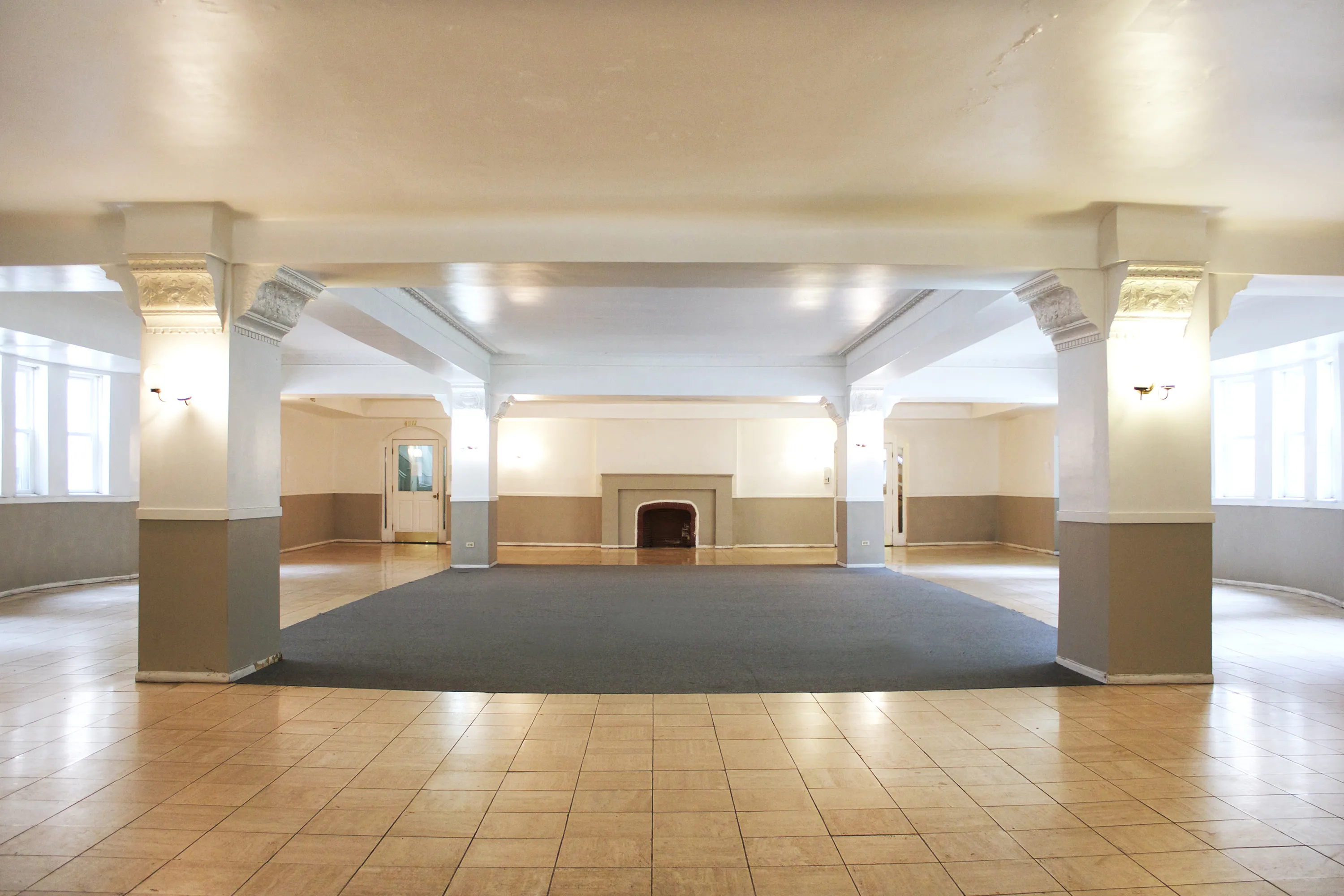 exterior of 4501 North Malden Apartments in Uptown Chicago