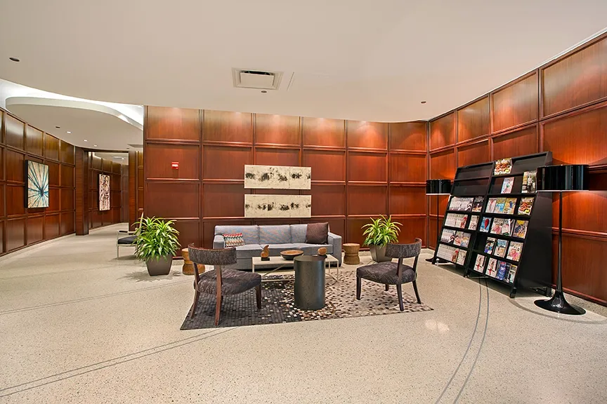 living room with couches at The Streeter in Streeterville