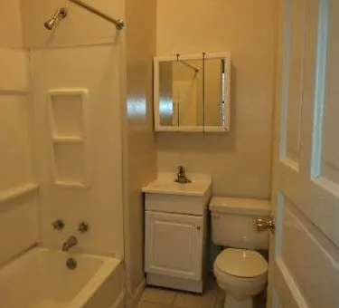 Huron Noble Square Apartments