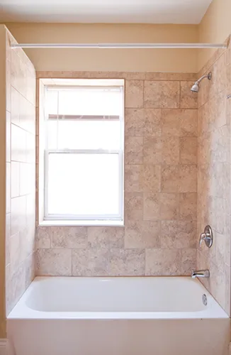 landscaped courtyard of 1509 Hinman Apartments in Evanston Illinois