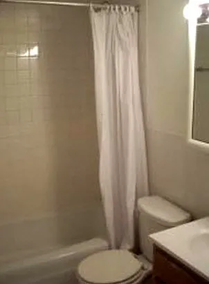 exterior with trees at 5250 N Sheridan Apartments in Chicago