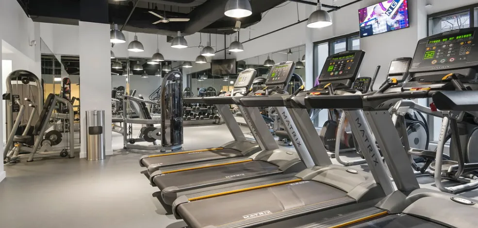 24 HR Fitness Center at 420 E Ohio Apartments in Streeterville Chicago