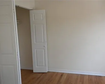 3000 N Whipple Apartments