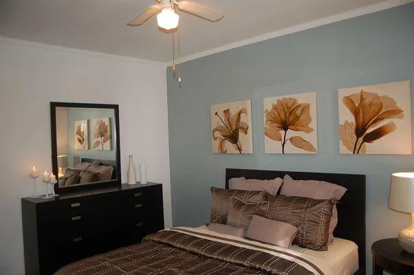 roof deck with looking at downtown Chicago at 1100 North Dearborn Apartment