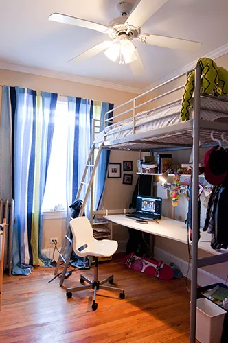 exterior view from across the street at 618 Hinman Apartments in Evanston