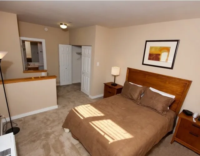 Oak Park City Apartments