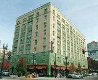 Exterior view of The Belle Shore Apartments in Edgewater Chicago