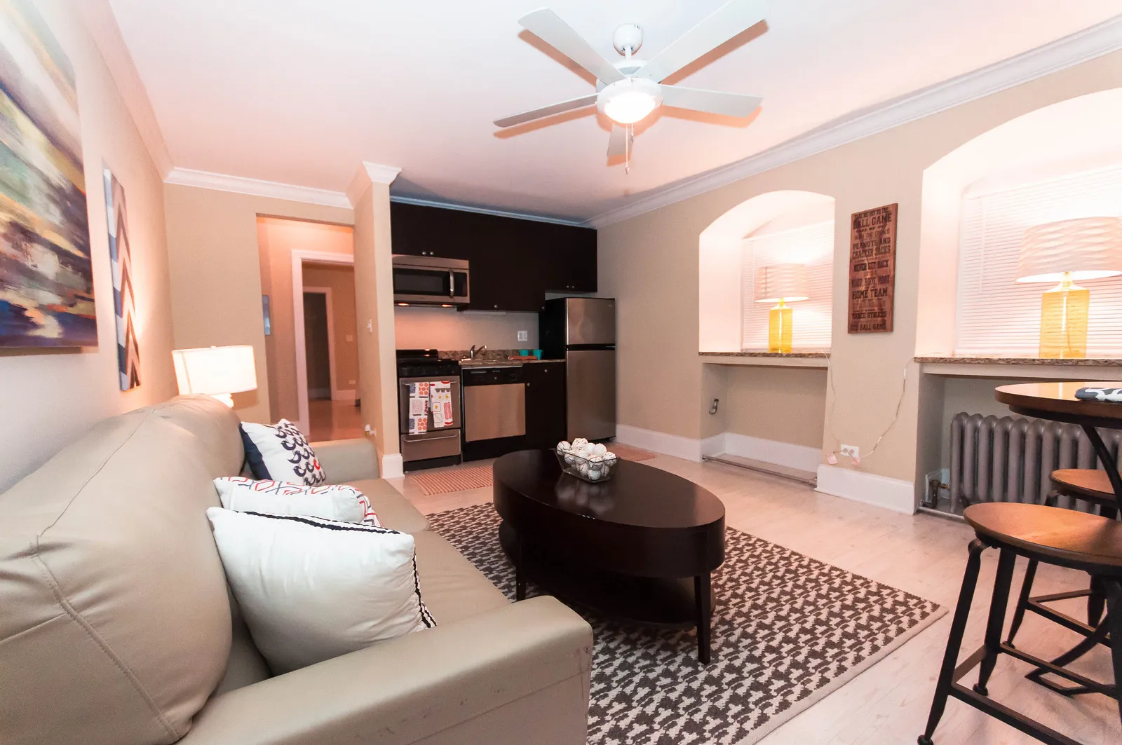 furnished and deorated unit at 839 W. Diversey Apartments in Chicago