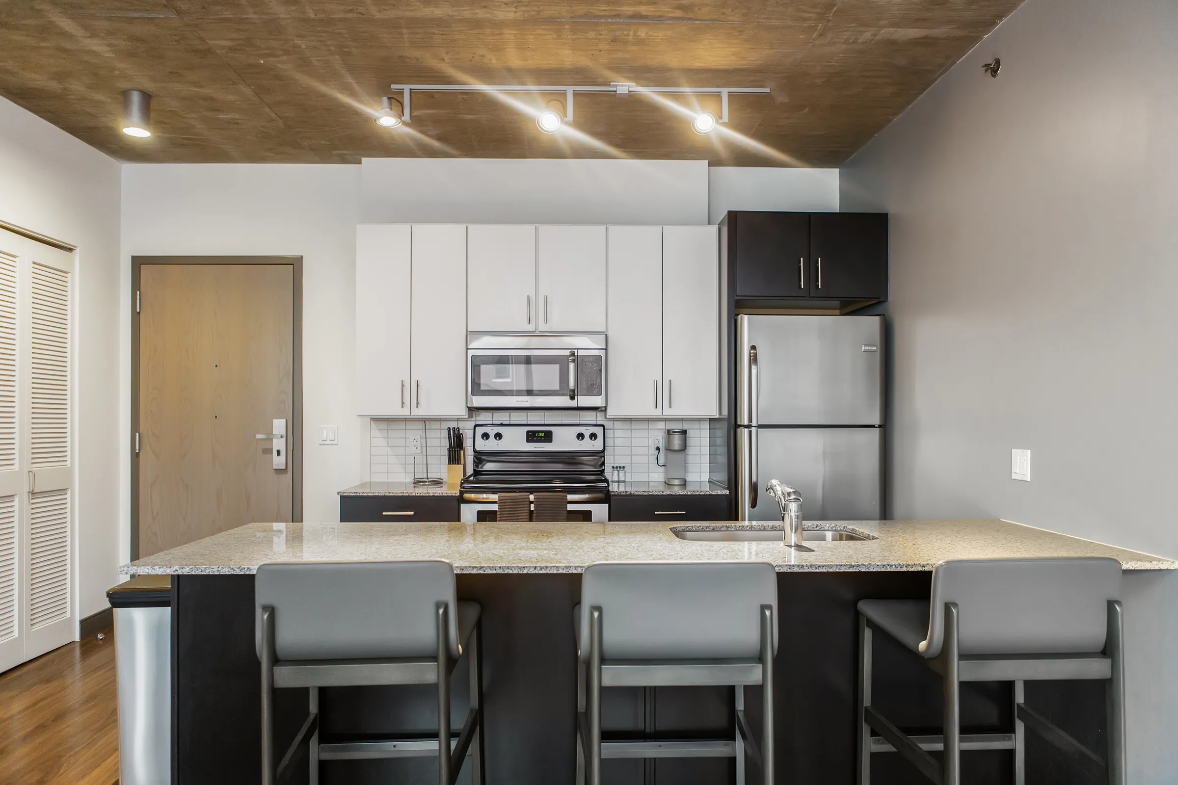 601 W JACKSON BLVD 60661-Landing @ JeffJack Apartments-unit#612-Chicago-IL