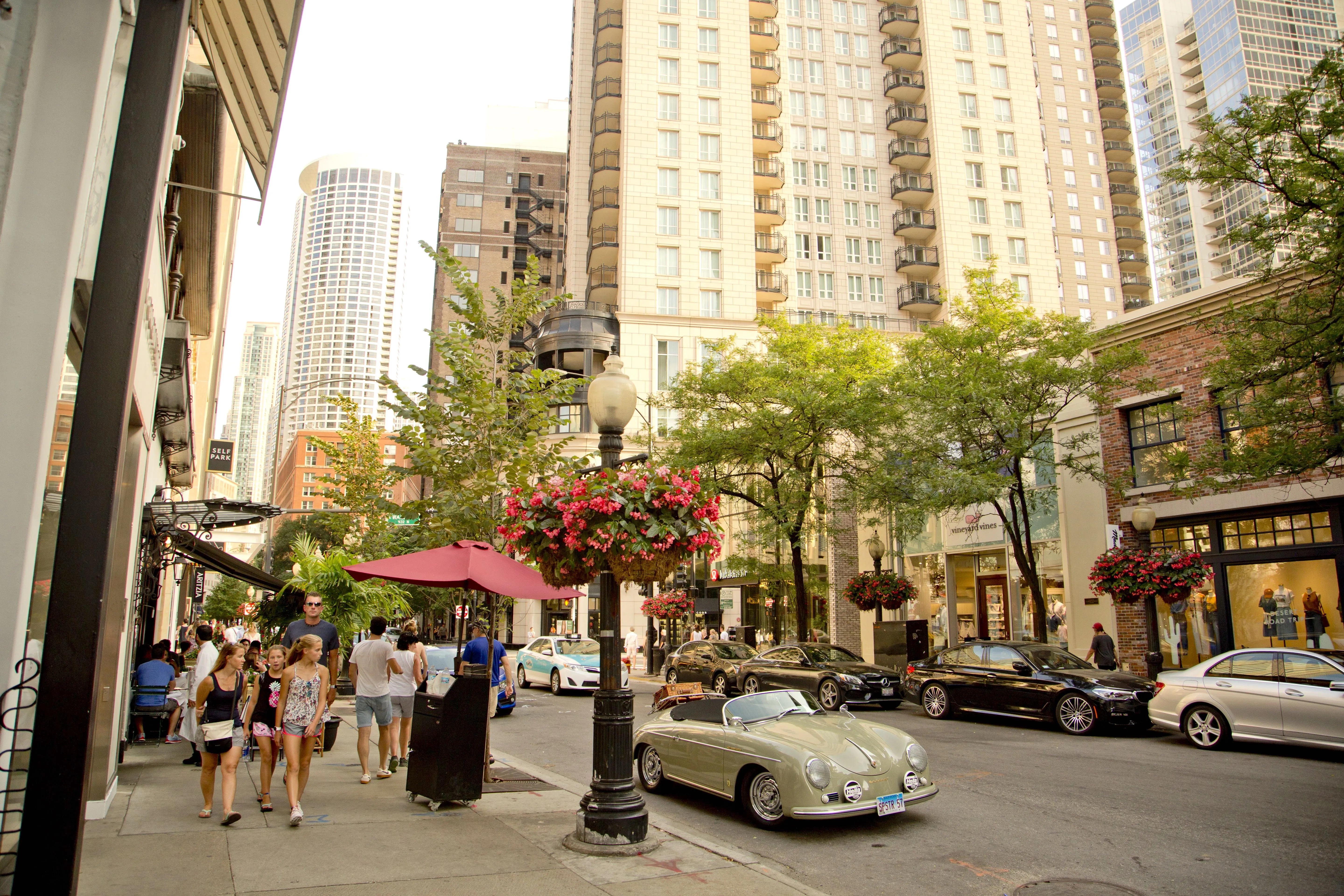 8 East Huron Apartments in River North, Chciago