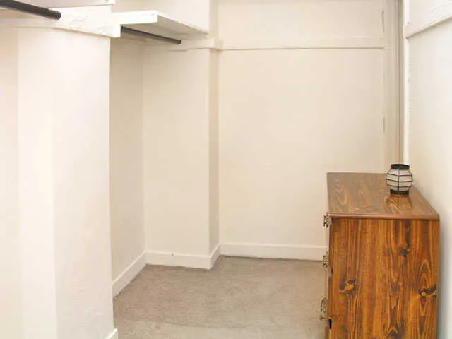 vintage exterior of Canterbury Court Apartments in the Gold Coast Chicago