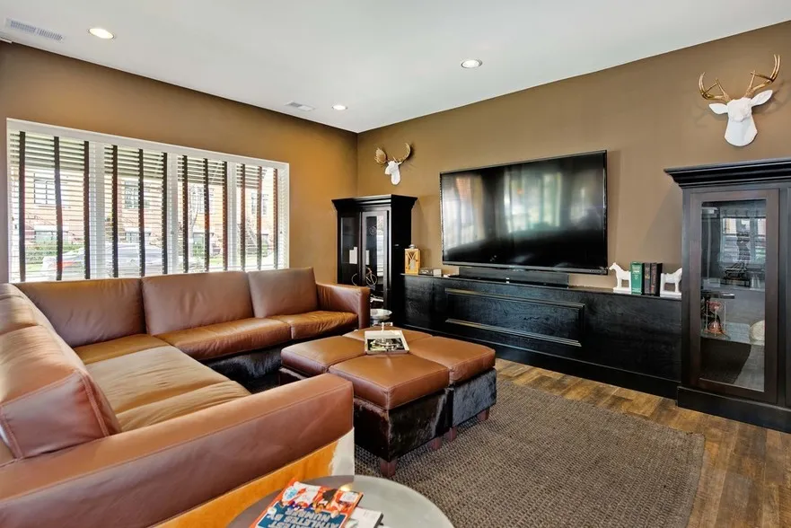 media room at Ravenswood Terrace Apartments in Chicago