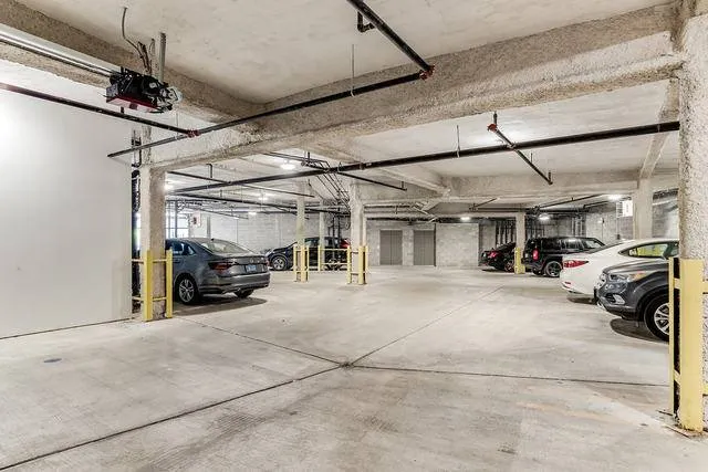 943 North Crosby Apartments