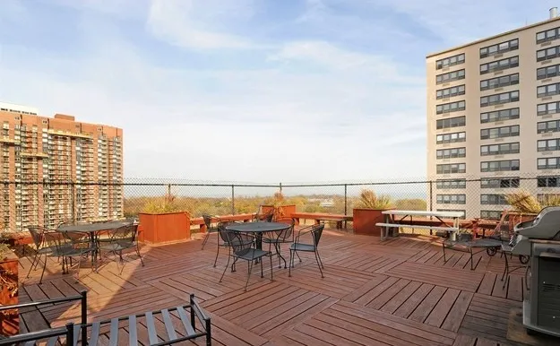 708 W BITTERSWEET PL 60613-unit#611-Chicago-IL
