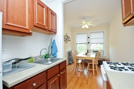 649 West Oakdale Apartments