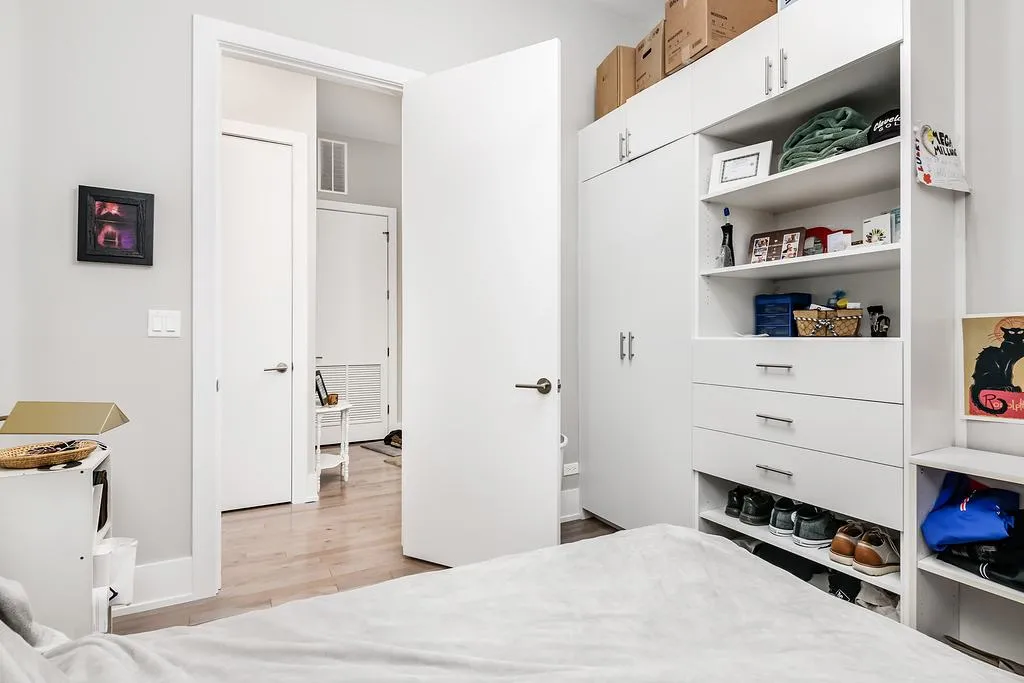 943 North Crosby Apartments