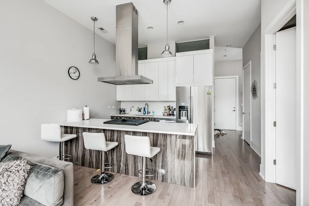 943 North Crosby Apartments