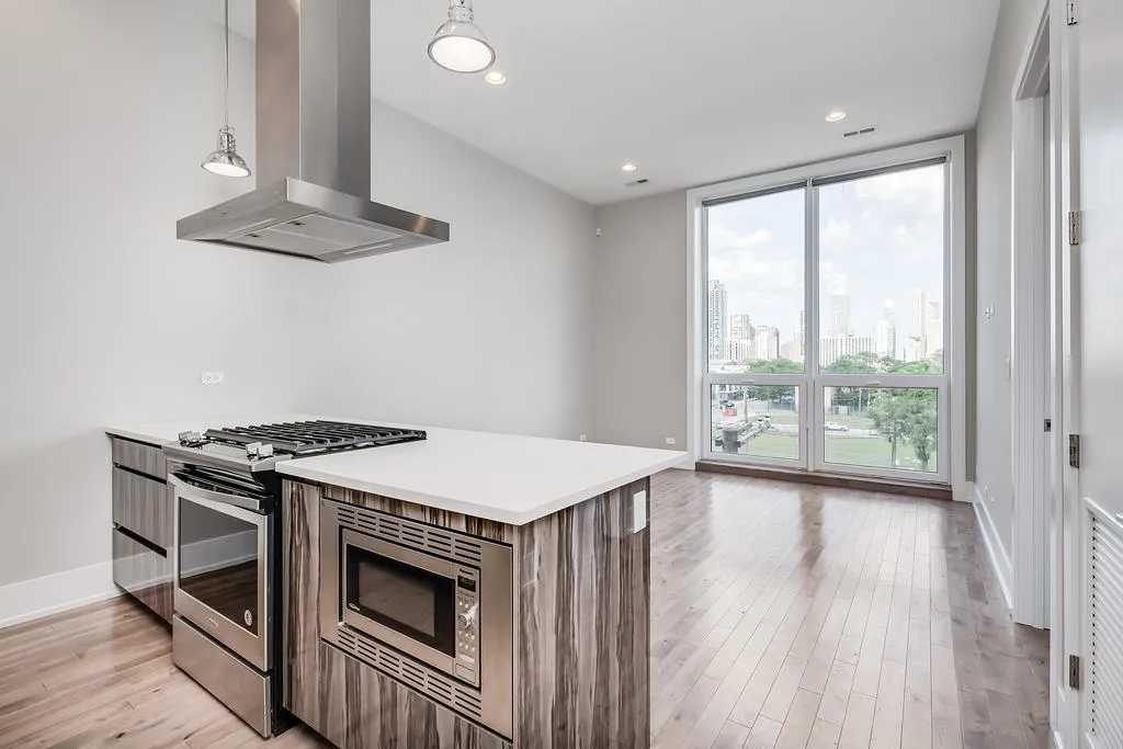 943 North Crosby Apartments