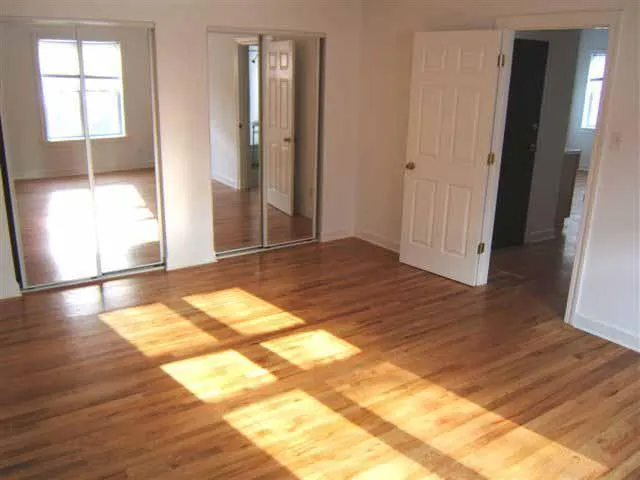 4721 South Ellis Apartments