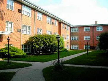 2349 West Jarvis Apartments