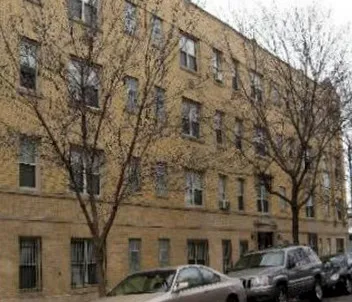 light brown brick exterior of 4756 North Maplewood Apartments 