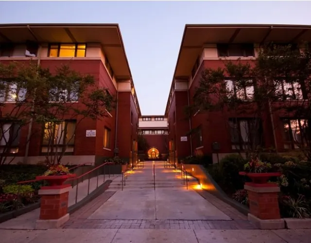 Oak Park City Apartments