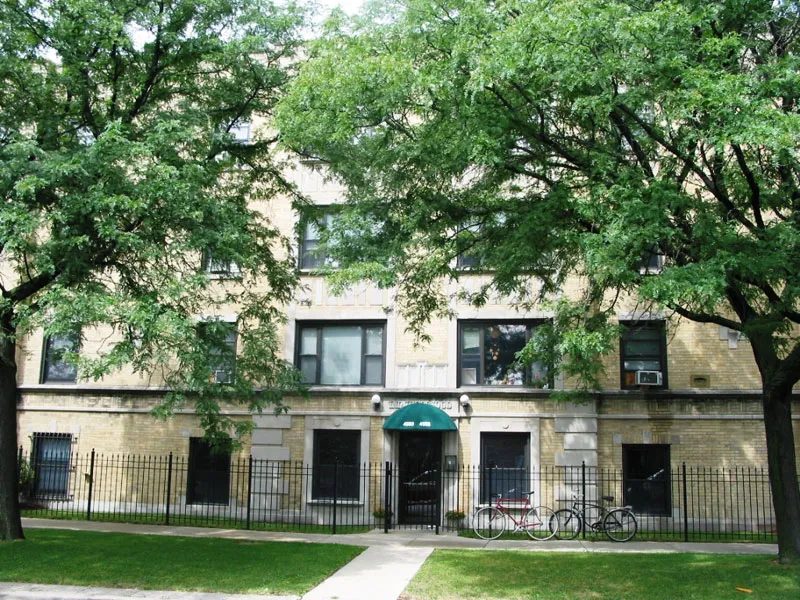 Wilson Court Apartments for Rent Chicago Domu
