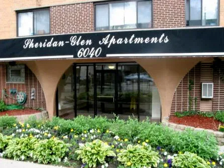 lobby at Sheridan Glen Apartments in Edgewater Chicago