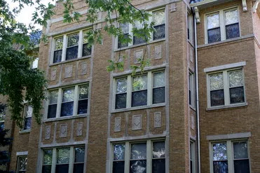 vintage facade of 1357 West Greenleaf Apartments in Chicago