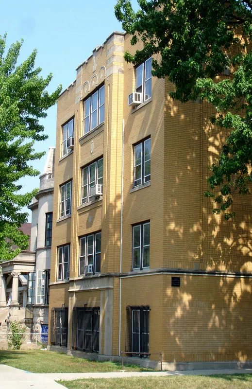 3602-10 N Seeley Apartments