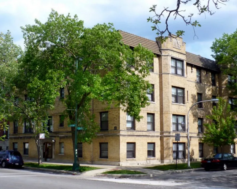 1419-23 W Addison Apartments