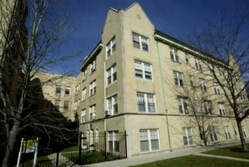 view of 4500 N Ashland/1606 W Sunnyside Apartments in Ravenswood