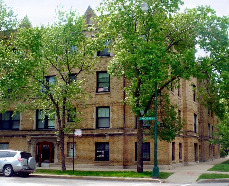 1419-23 W Addison Apartments