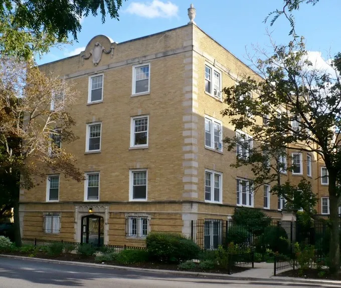 2333-41 W Addison Apartments