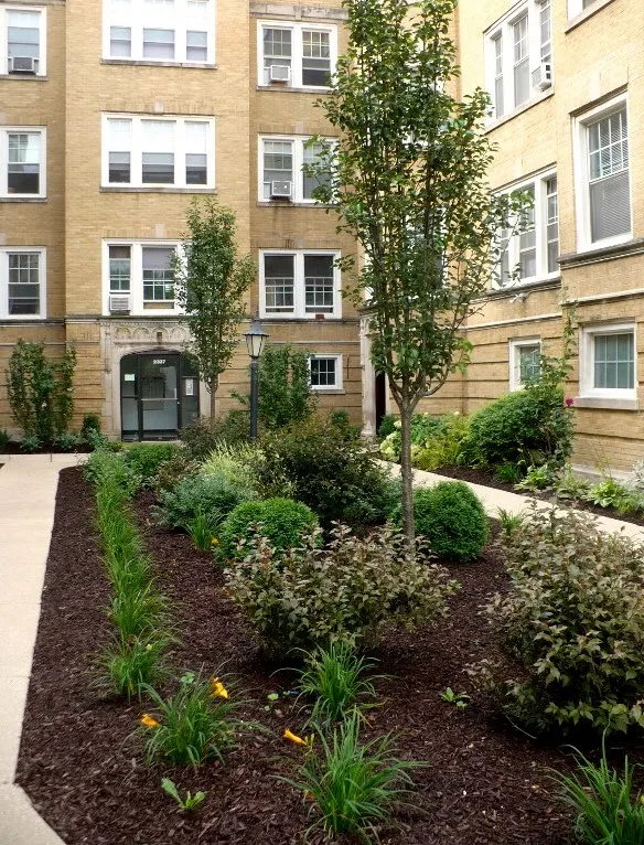 2333-41 W Addison Apartments