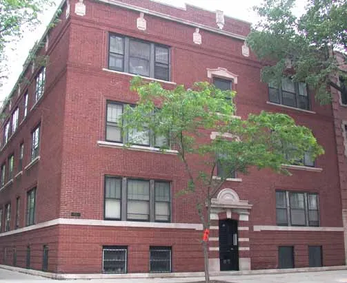 650 West Waveland Apartments