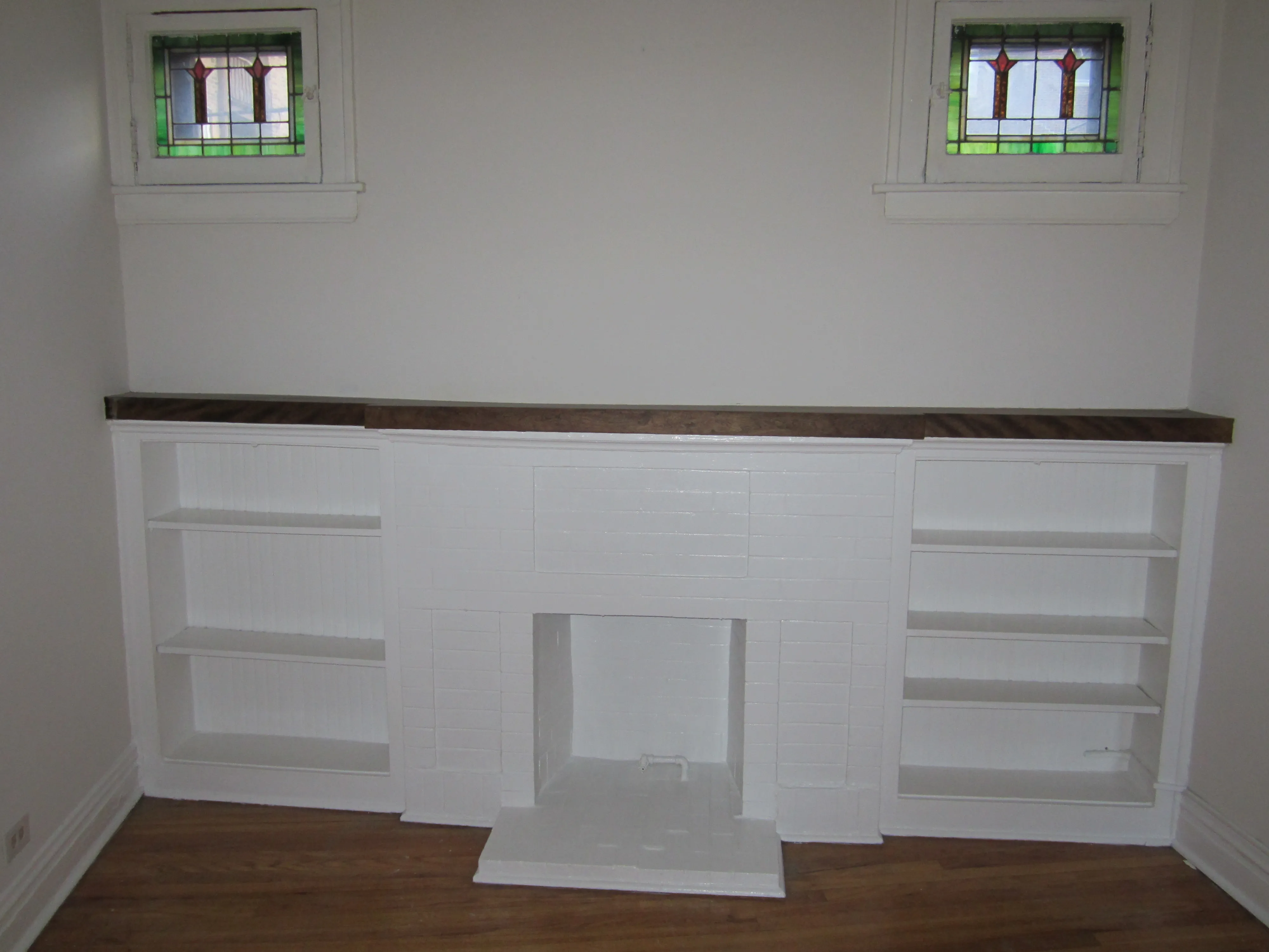 1331 #1S living room fireplace