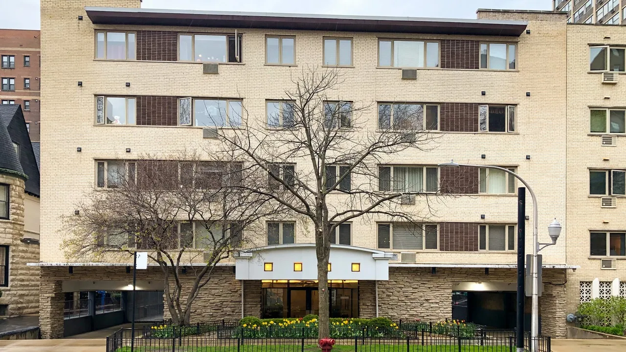 426 W BARRY AVE 60657-unit#503-Chicago-IL