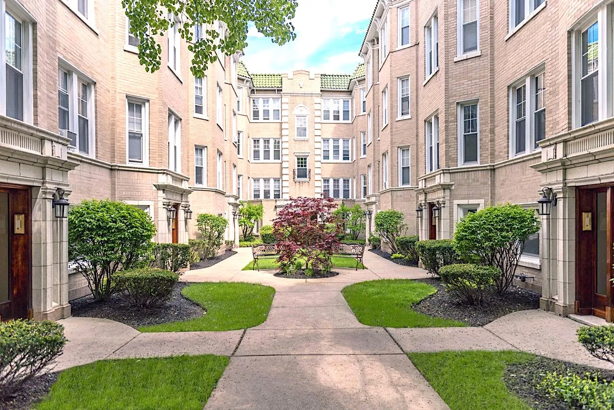 Green Manor Apartments