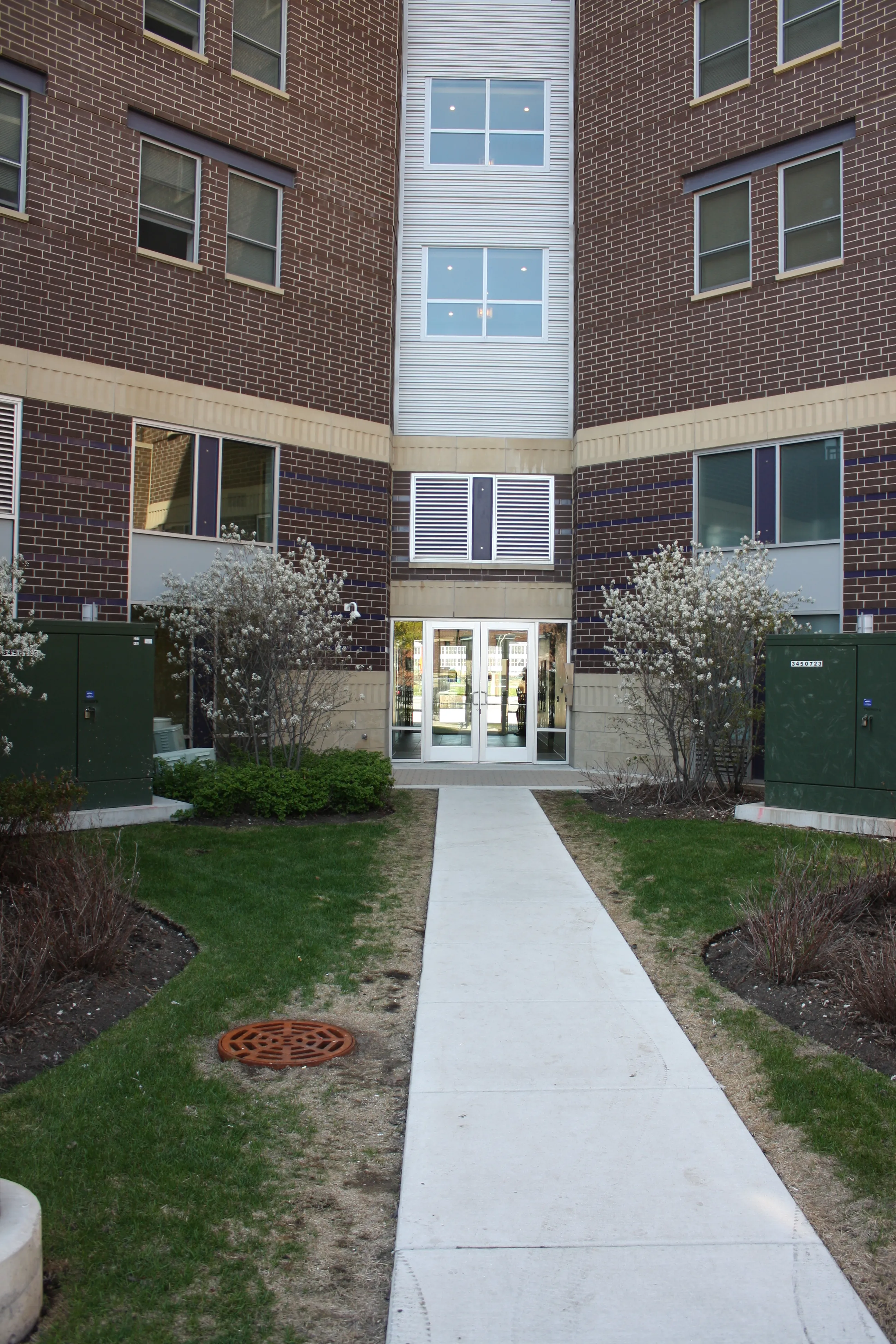 open amenity area at Larrabee Place Apartments