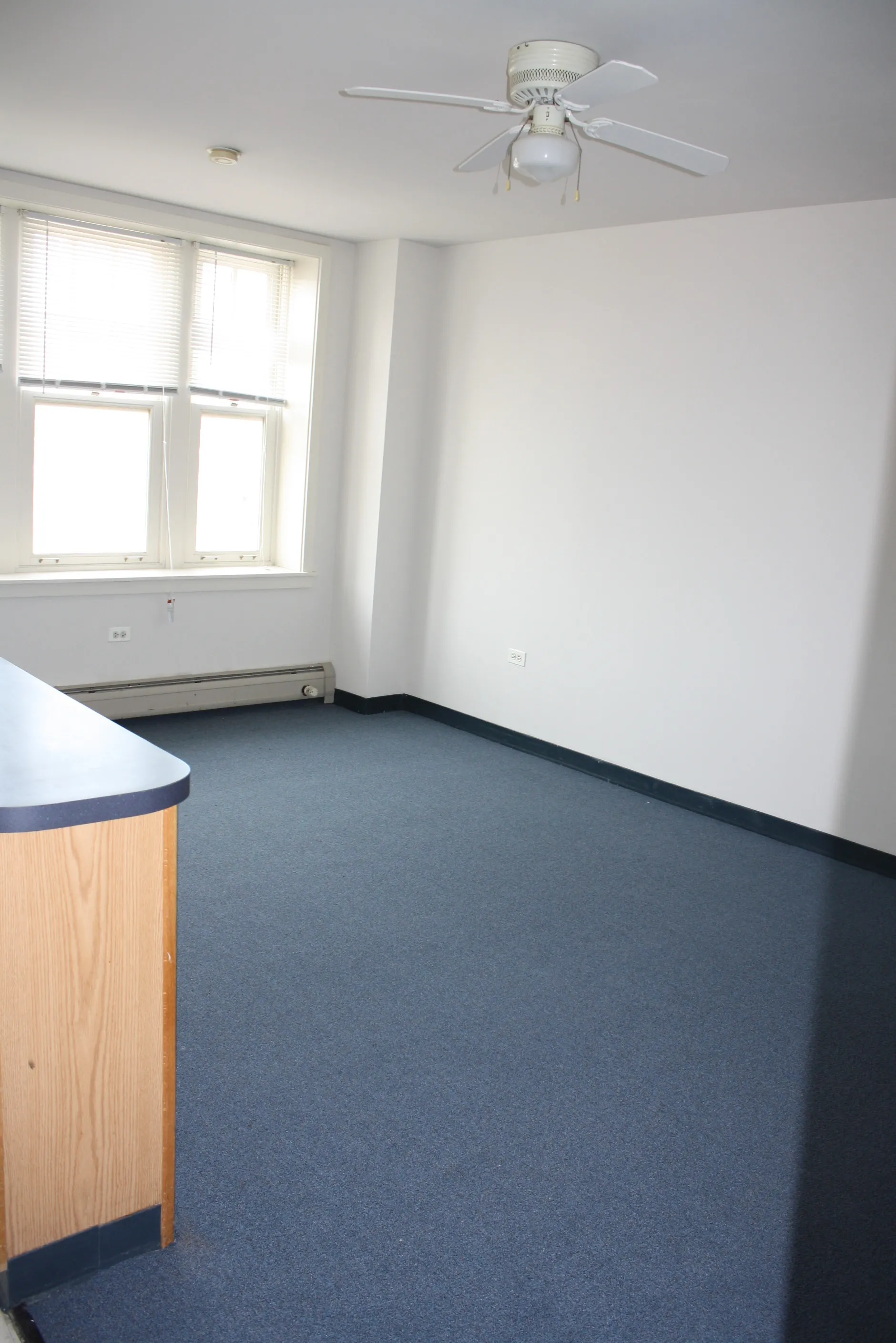 exterior facade of the Bryn Mawr Apartments in Chicago