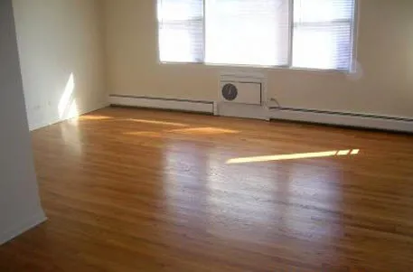 1318-1324 Lunt Apartments