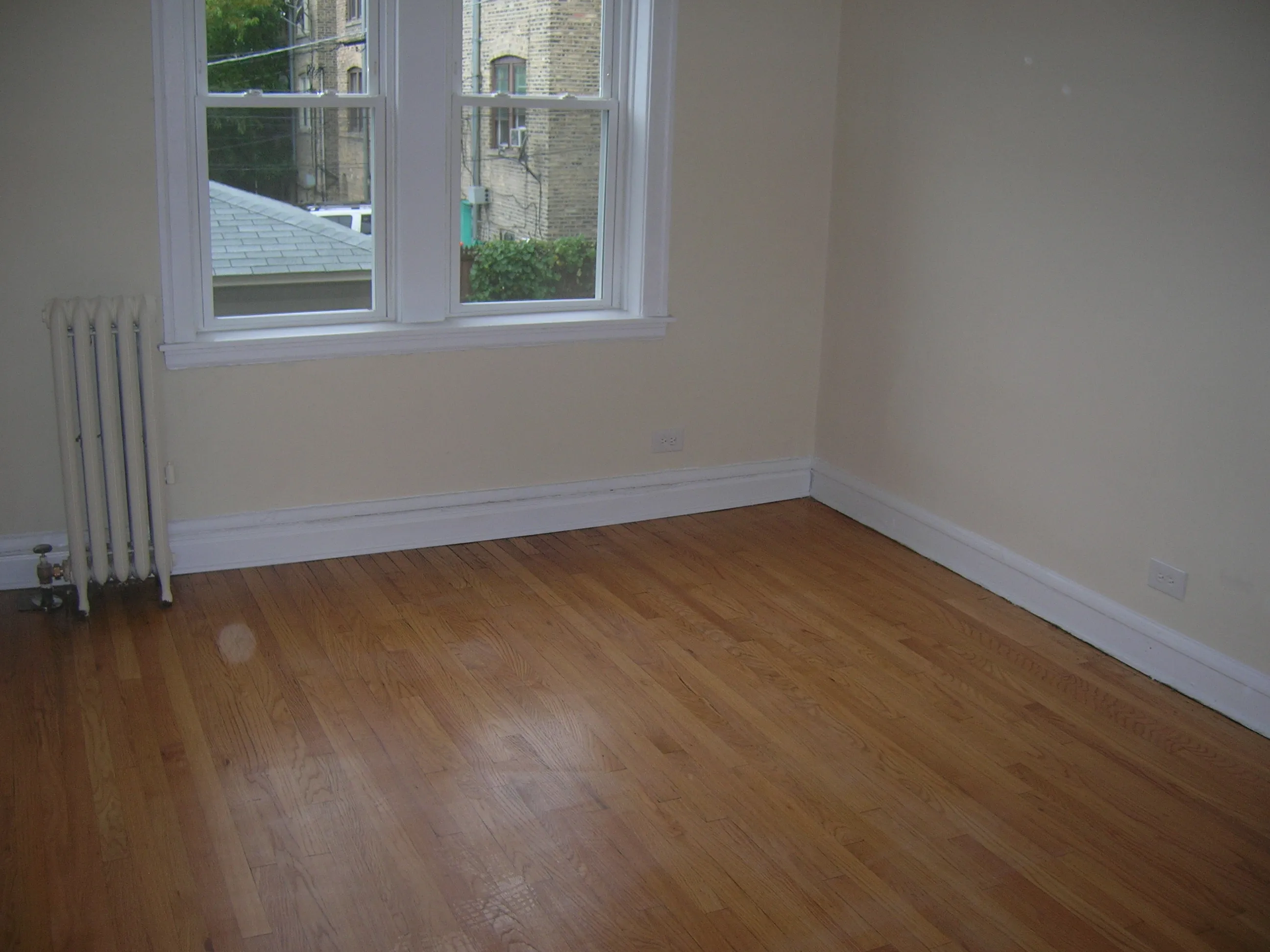 1733-1735 W Pratt Apartments