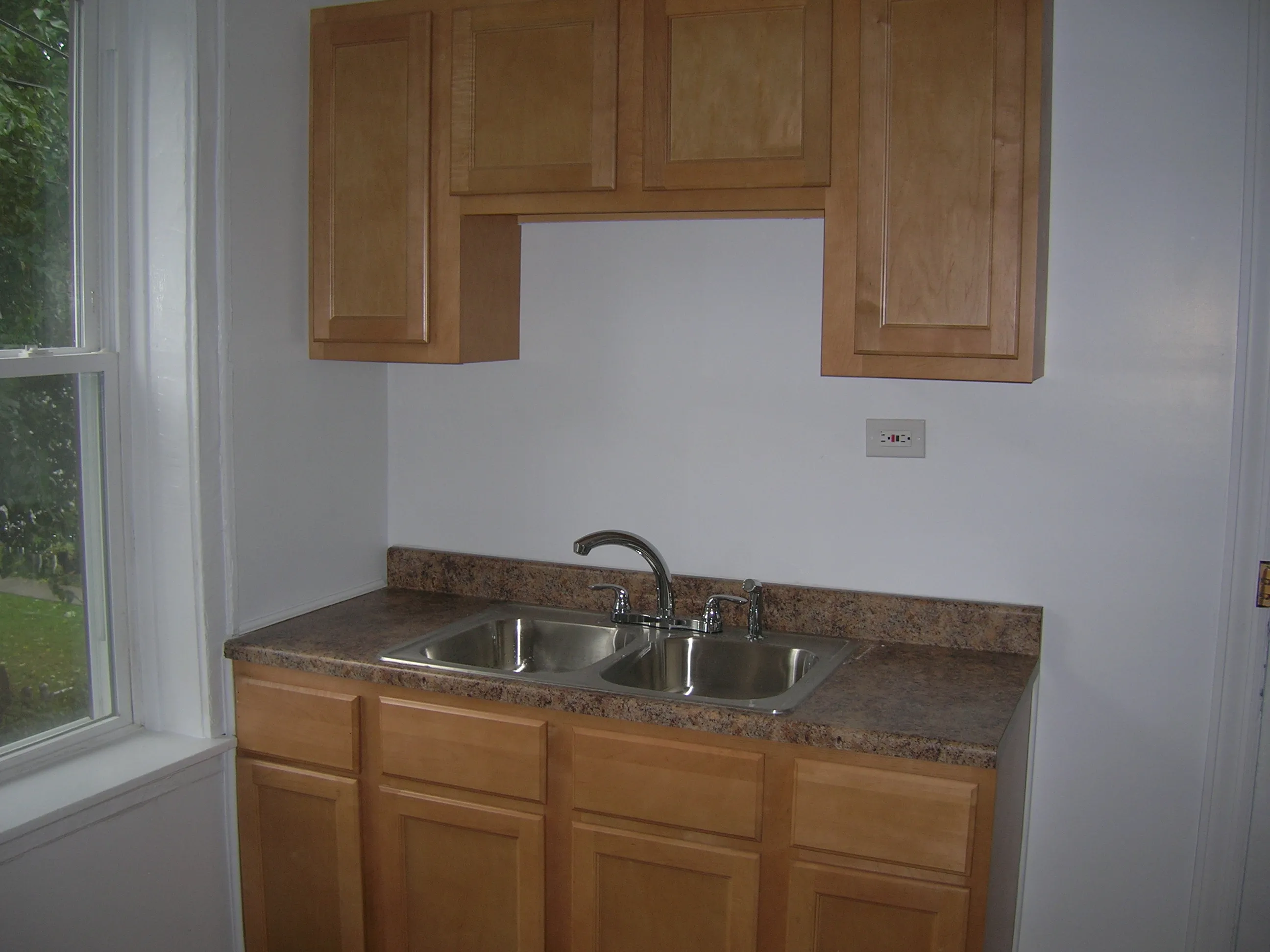 1733-1735 W Pratt Apartments