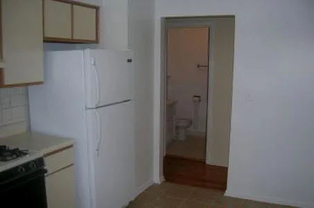 1318-1324 Lunt Apartments