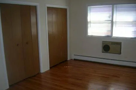 1318-1324 Lunt Apartments