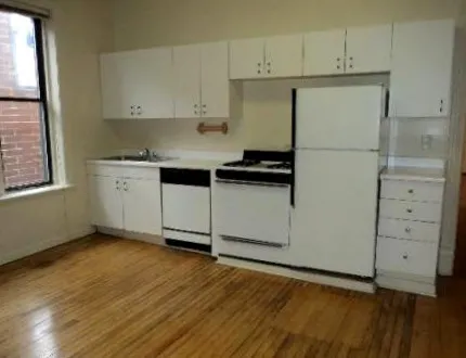 Huron Noble Square Apartments