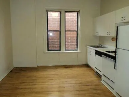 Huron Noble Square Apartments