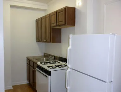 street view of exterior of 5417 North Kenmore Apartments